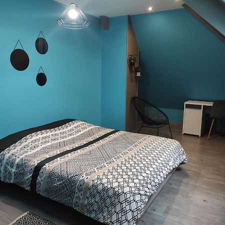 Agreable Et Spacieuse Chambre Familiale Sansac-de-Marmiesse Εξωτερικό φωτογραφία
