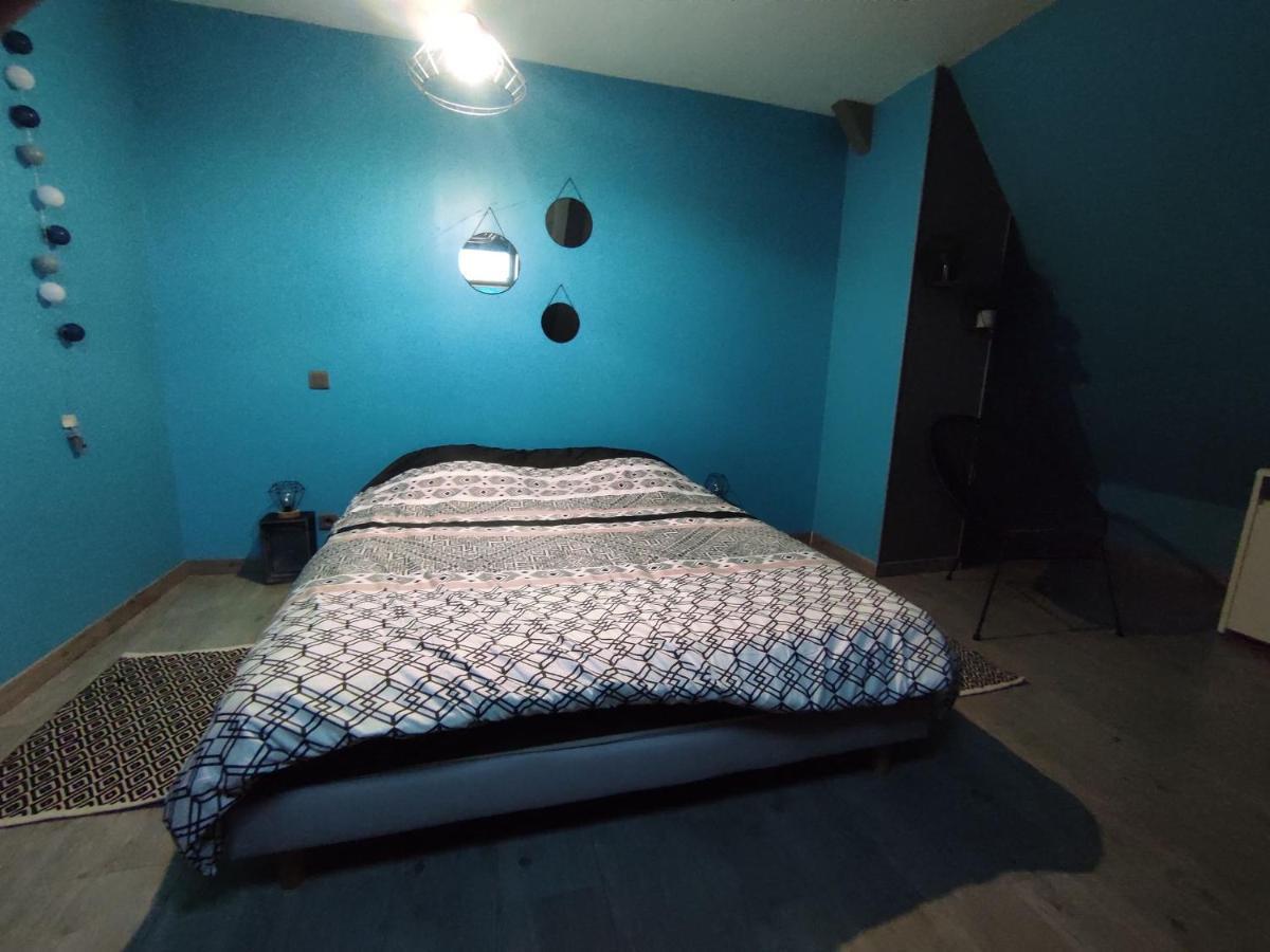 Agreable Et Spacieuse Chambre Familiale Sansac-de-Marmiesse Εξωτερικό φωτογραφία